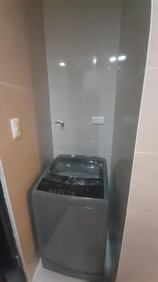 81 Newport Boulevard -Across Naia Terminal 3 Manila Apartman