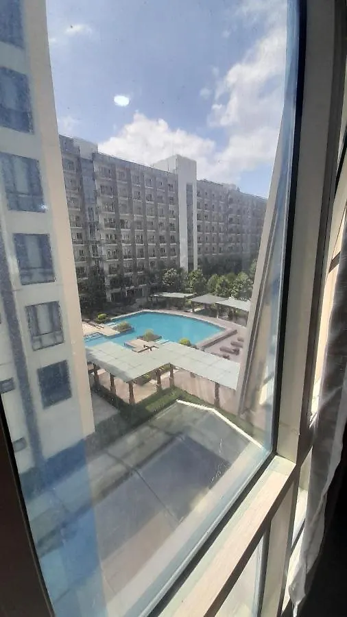 81 Newport Boulevard -Across Naia Terminal 3 Manila Apartman