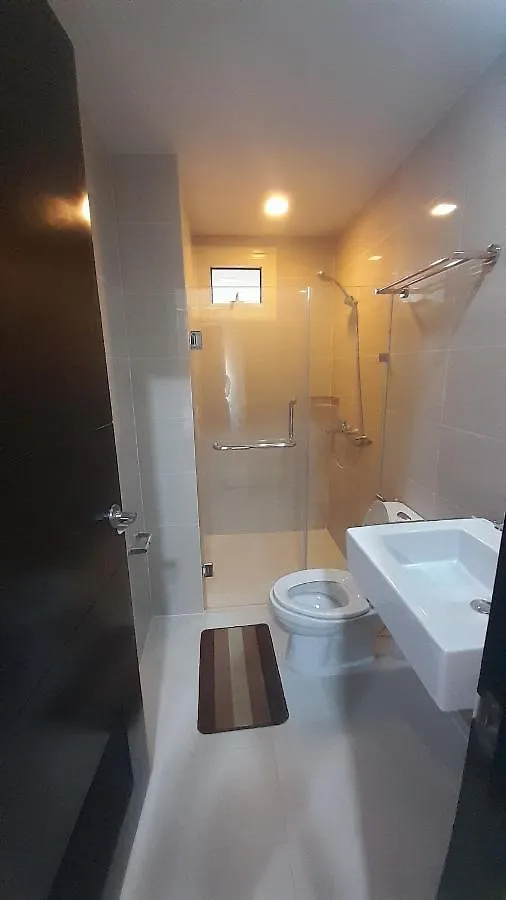 Apartman 81 Newport Boulevard -Across Naia Terminal 3 Manila Fülöp-szigetek
